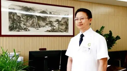 陈星海医院院长黄汉伟有温度的医院重在人文关怀