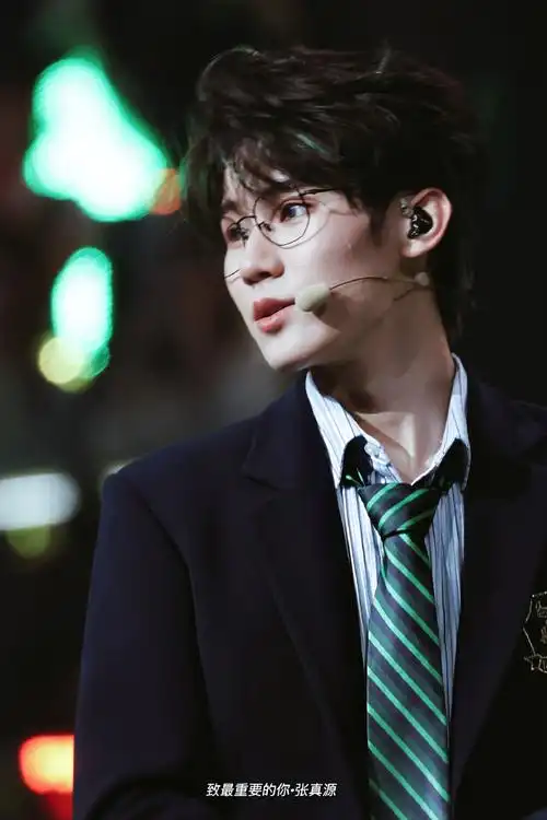 张真源超话98#张真源奔跑吧#与你相遇的每一天都值得纪念你永远是最