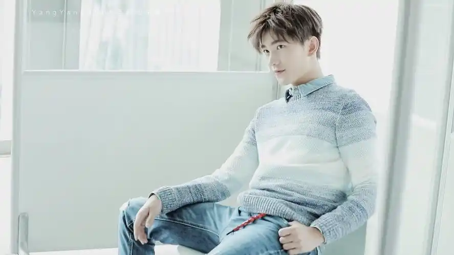 【壁纸】杨洋 我喜欢的样子你都有 cr水印