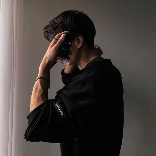 10张高级感微信头像男生必备