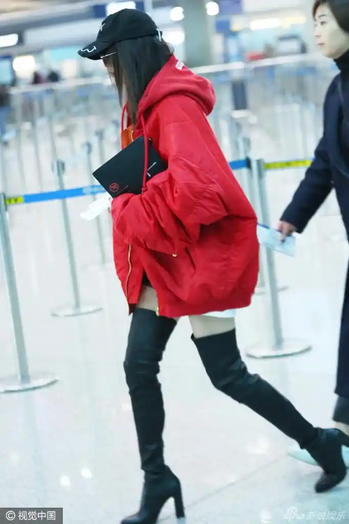 组图:pk老板杨幂?热巴热裤搭长靴性感潇洒_高清图集_新浪网