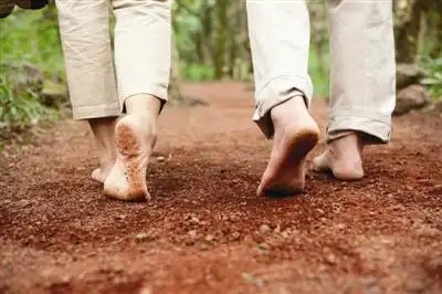 老年人糖尿病足如何护理?谨记4个方法