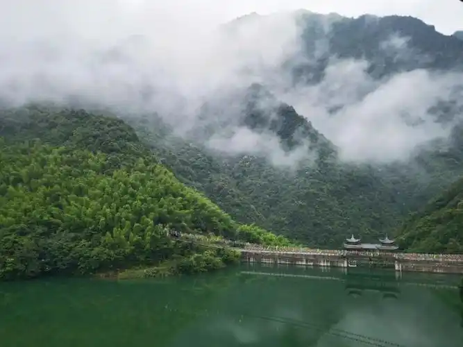 雨后大觉山