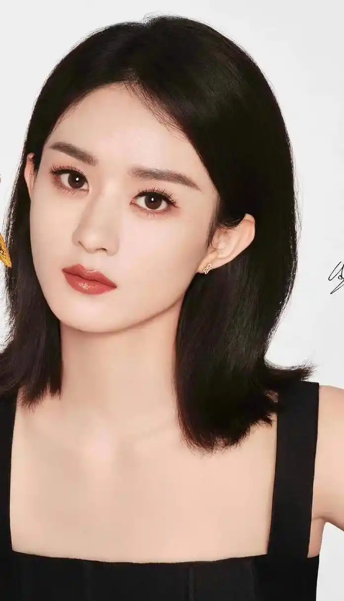 赵丽颖短发黑吊带大片赵丽颖短发黑吊带造型 赵丽颖短发黑吊带造型