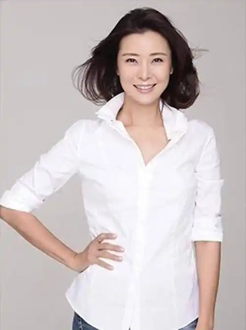 原创柯蓝捧红李亚鹏遭背叛插足黄志忠被网暴50岁她选择不婚不育