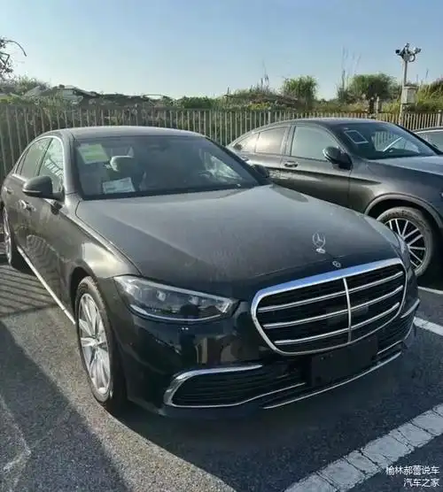 26万元的2024年改款奔驰s400l商务型,这也是奔驰家族s级家族里卖的最