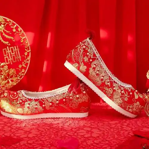 中式秀禾服婚鞋子新娘结婚鞋女古风红色汉服鞋布鞋内增高绣花鞋