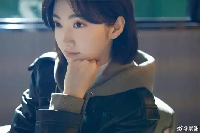 景甜周五随拍短发大甜甜上线