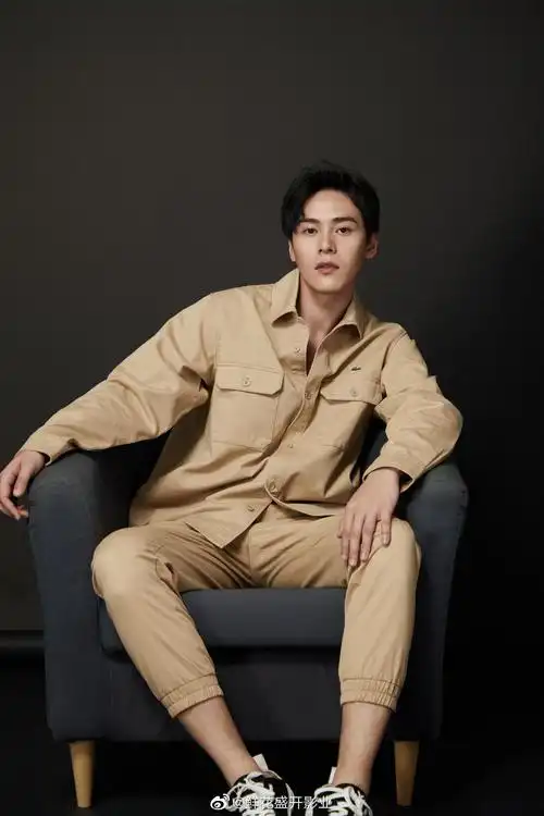 鲜花盛开李庚希向涵之朱致灵