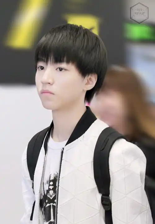 王俊凯# #tfboys王俊凯# #tfboys:150516 重庆至首尔cr:allkill0221