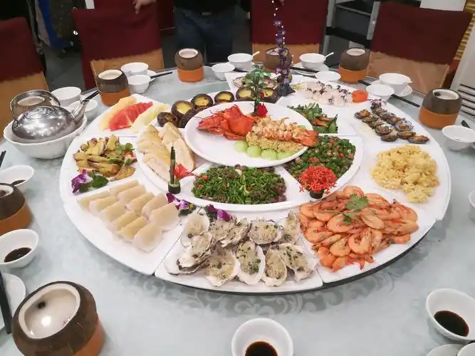 网红龙虾鲍胆海鲜大餐.