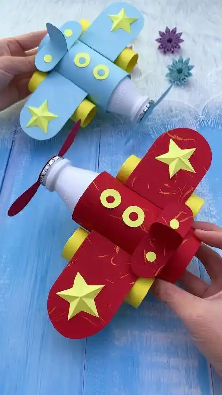 喝完的饮料瓶不要扔跟小朋友一起做个简单的小飞机