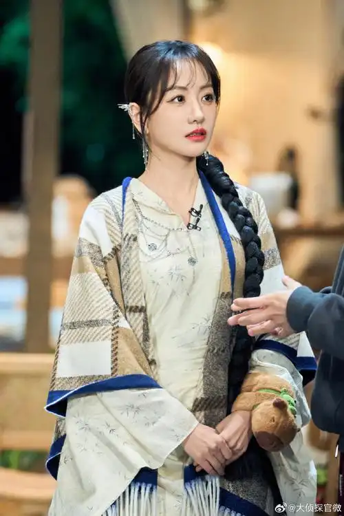 【《#大侦探有风的地方#》高清剧照】之蓉巴拉@杨蓉:  身心疗愈师蓉巴