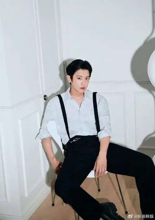 朴灿烈白衬衫造型##朴灿烈杂志