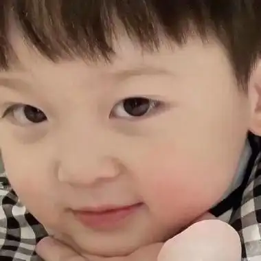 一男一女分开超可爱萌娃情侣头像