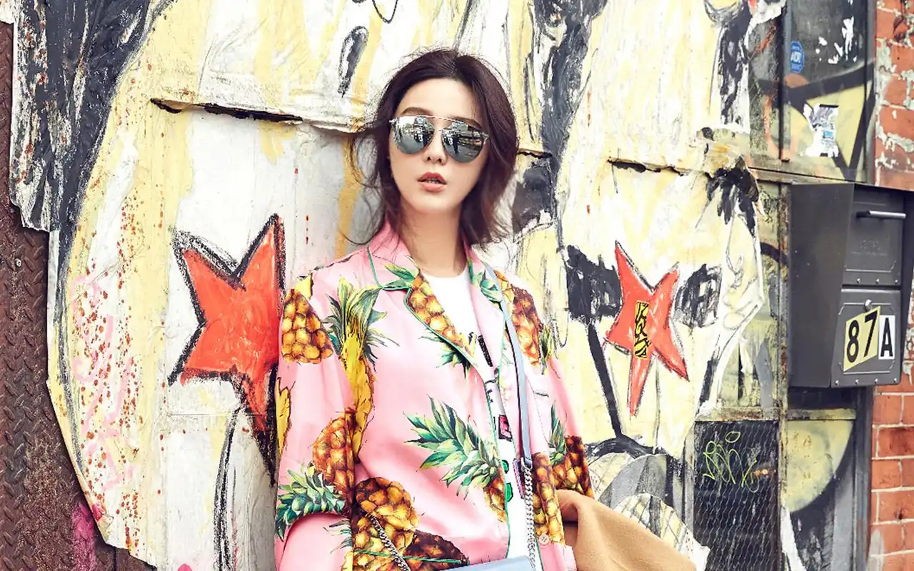 美女明星范冰冰高清街拍写真图片桌面壁纸下载