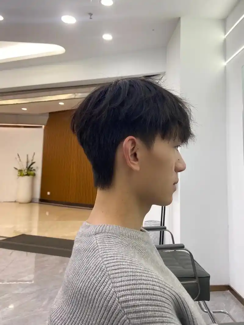 头发软硬适中可以这样剪 太硬的话建议做 - 抖音