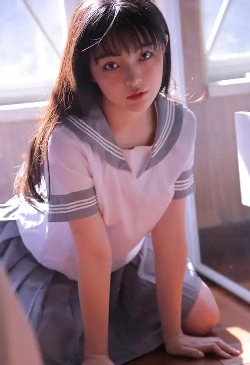 女网红自诩比范冰冰美,勾引他人未婚夫,真实颜值曝光辱冰冰了_女生