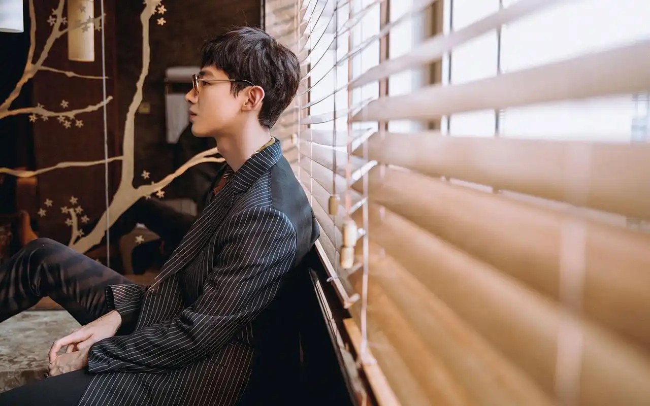 白敬亭帅气西装写真图片壁纸高清大图预览1920x1200_大陆明星下载_美