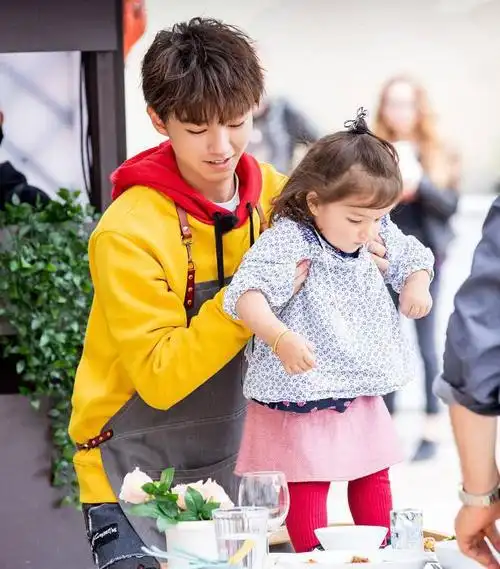 邓伦我干女儿小山竹董大力我干女儿阿拉蕾王俊凯看我的