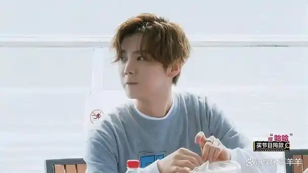 有一种爱情是鹿晗与关晓彤,官宣7年后,两人棋局终于被看清