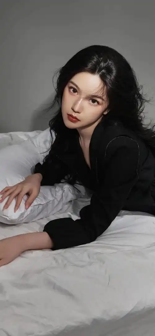 壁纸丨黑色系气质高冷小姐姐