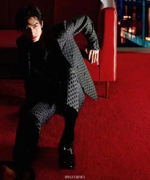 宋威龙芭莎男士五月刊封面