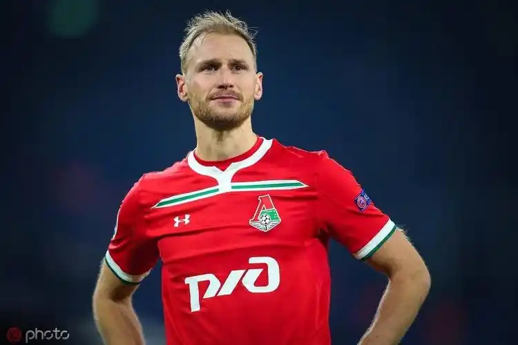 说德语的赫韦德斯在俄罗斯踢球,会有