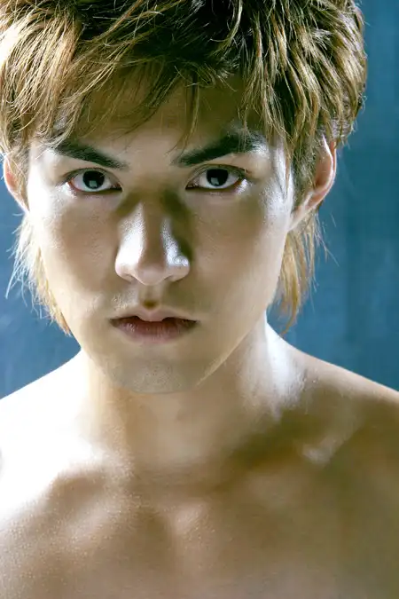 p>严宽(2014年正式改名 a>严屹宽 /a>),1979年1月24日出生于 a>上海