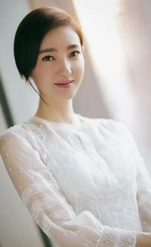 王丽坤高清魅力写真,美艳动人!__财经头条