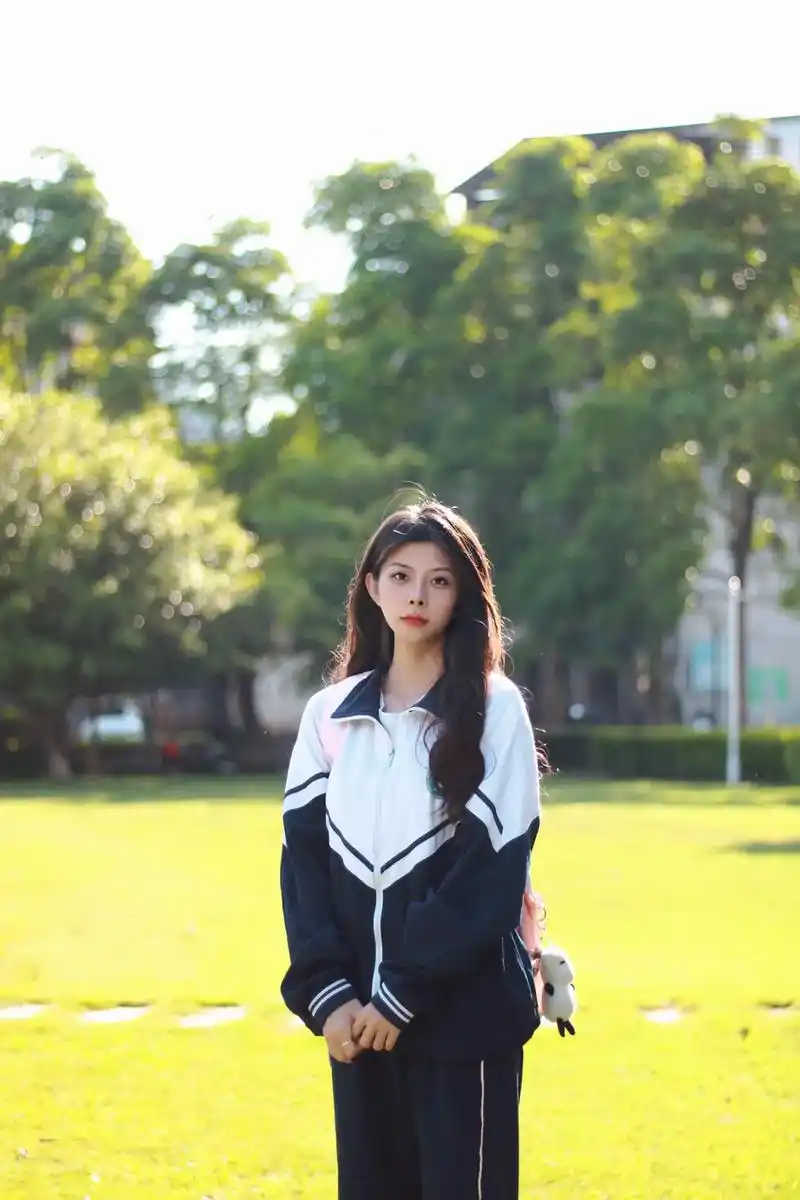 分享照片 #校服女孩 #这个夏天 #青春的样子 #怀念校园 - 抖音