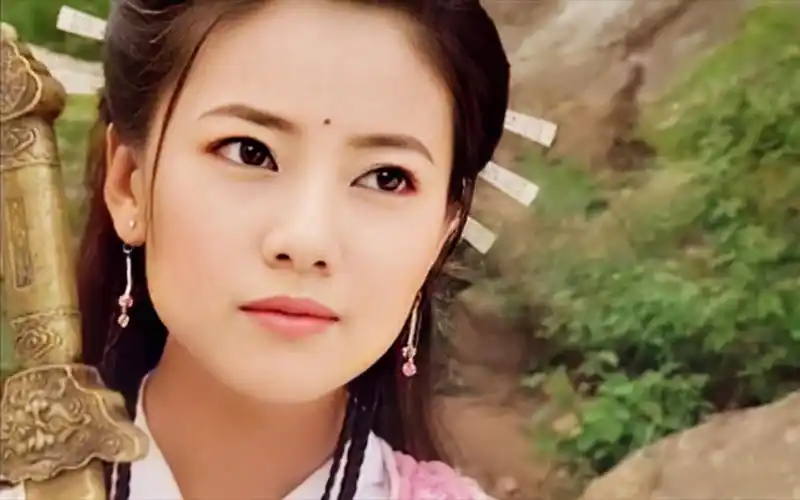 高圆圆古装太惊艳了!把教科书级别的"楚楚可怜"诠释的淋漓尽致!