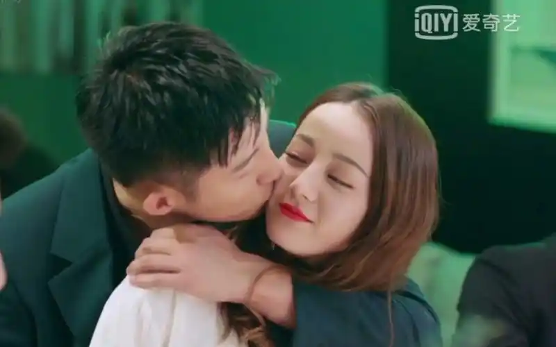 【黄景瑜x迪丽热巴】那些比亲亲还甜的小亲昵 "你的浪漫,只有我懂欣赏