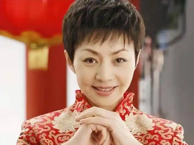 北京时间11月1日上午,中国著名女演员宋丹丹最新消息!_社会活动_表演_