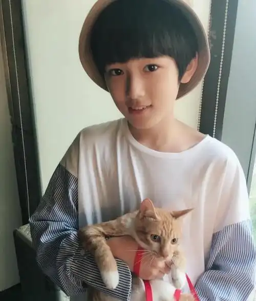 宋亚轩身高图片,时代少年团成员身高排名 - 时代少年团各个成员照片 -