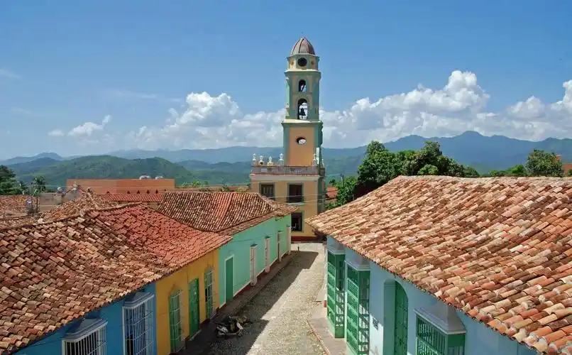 12月28日:我国与古巴建交