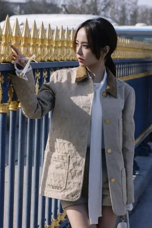 台湾天之骄女蔡依林巴黎街拍大赏这美腿秒杀内娱一大片女星哦