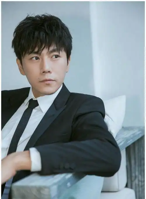 秦昊此生不遗憾了,娶了自己童年偶像当老婆,现今却长成这样子