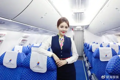 「国内航司制服赏析」中国东海航空空姐制服黑色优雅