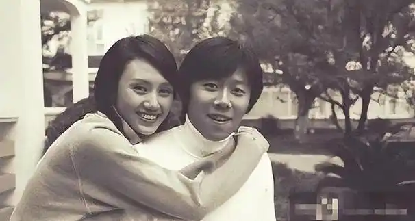 夏雨:结婚不邀请父亲,婚后找母亲算账,他让妻子袁泉感到心疼!