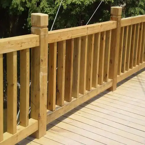 郑州户外护栏 防腐木栅栏篱笆 公园围栏 防腐木护栏隔断 厂家制定