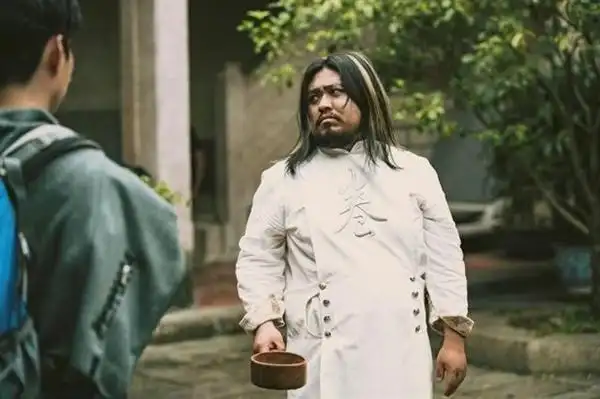 羞羞的铁拳,当12年绿叶才迎来春天,演三部电影票房超60亿,今成潜力喜