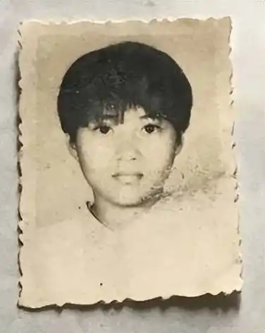 1991年黑白半寸照:都是漂亮美少女,纯朴自然很美丽_女孩子_照片_目光