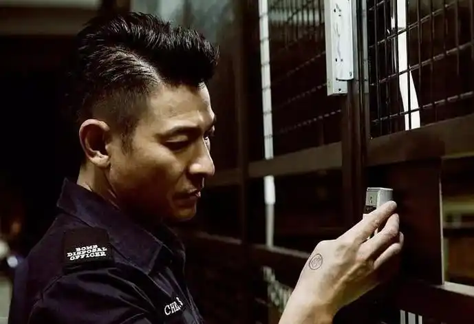 1月11日限免刘德华刘青云拆弹专家2精彩飙戏是港片那味儿