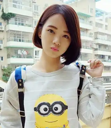 女大学生今年时尚短发发型清爽迷人又甜美清纯