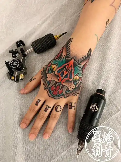 手背纹身oldschool纹身江门纹身蝙蝠09