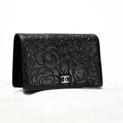 香奈儿山茶花花纹小羊皮钱包