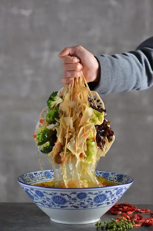 国家名厨| 罗晓龙 餐饮业国家级评委 中国烹饪大师_当代名厨_中国餐饮