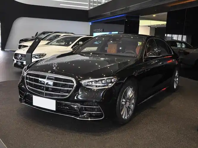 奔驰 s500l 4matic 曜岩黑/赭石棕 直接现金优惠26万,160万出头
