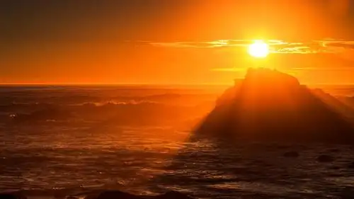 海岩石波浪风暴太阳天空日落